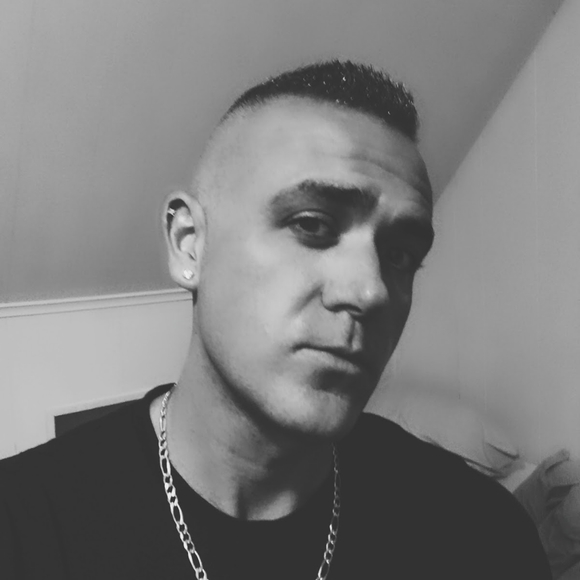 Meet your Posher, Kyle - Picture 2 of 3